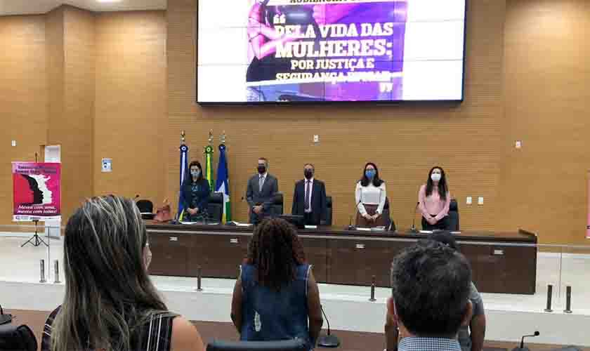 MP alerta para aumento de 29% em casos de feminicídio no Estado durante audiência na ALE