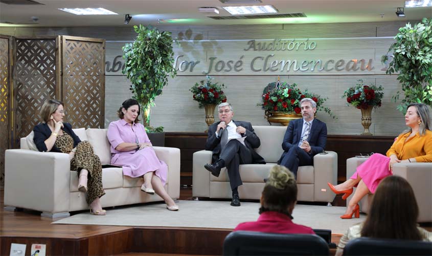 'A mulher deve ser o que e quem ela quiser', defende presidente em evento no TJRO