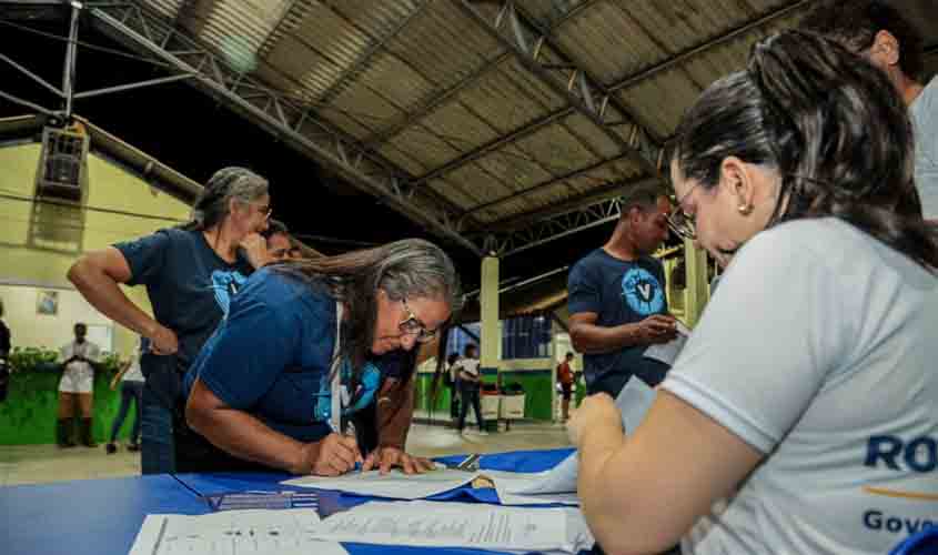 Governo de RO segue com entrega de kits profissionais a concluintes de cursos do programa Vencer