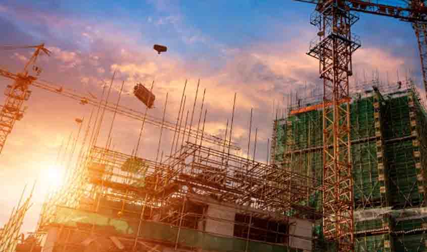 Trabalho seguro próximo à rede elétrica: confira quais cuidados são necessários