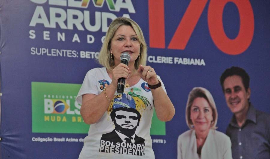 Justiça Eleitoral cassa mandato da senadora juíza Selma Arruda