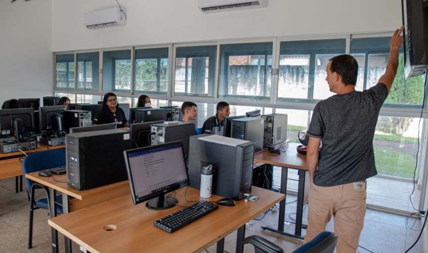 Matrículas abertas para 170 vagas de cursos profissionalizantes na Praça CEU