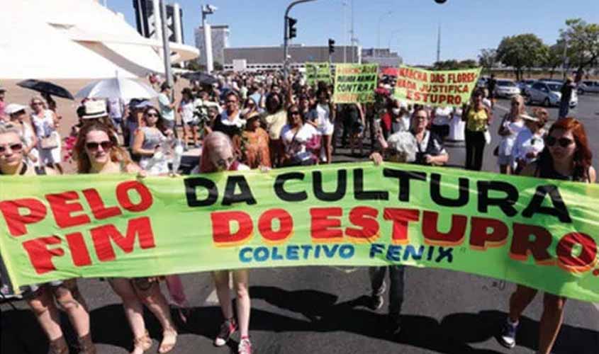 Deputado do PSL diz que saia estimula estupro