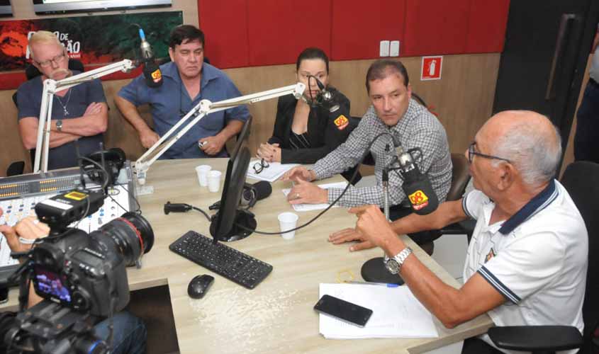 Prefeito Hildon Chaves, em entrevista, fala da burocracia e sabotagem dos empresários