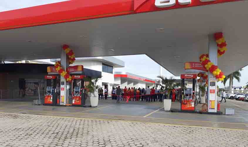 Atem inaugura novo posto de combustível