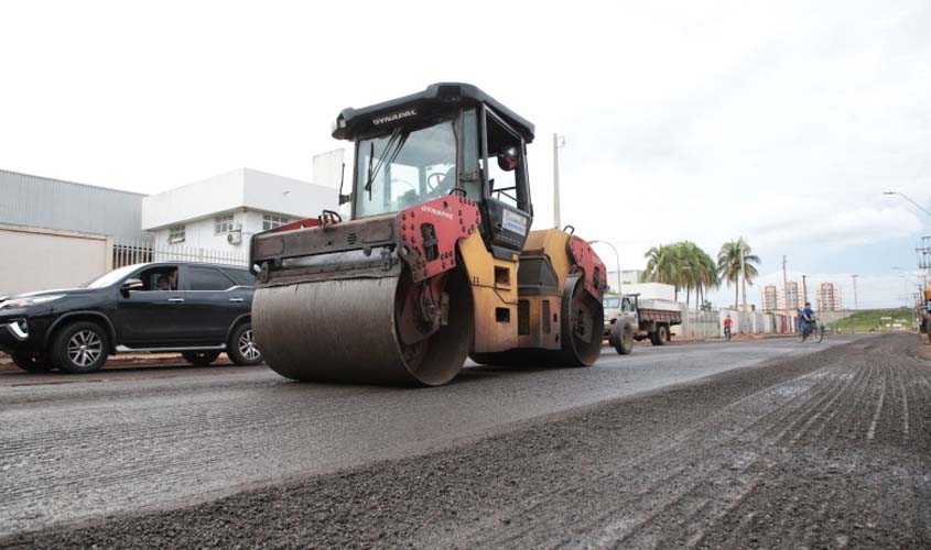 Prefeitura inicia obra de recapeamento na avenida Jatuarana