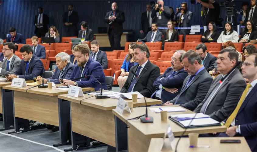 Moraes nega pedido de Bolsonaro para exibir vídeos em interrogatório