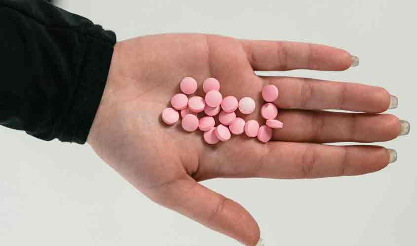 Como se chama a pessoa viciada em drogas: Entenda o termo e suas implicações sociais