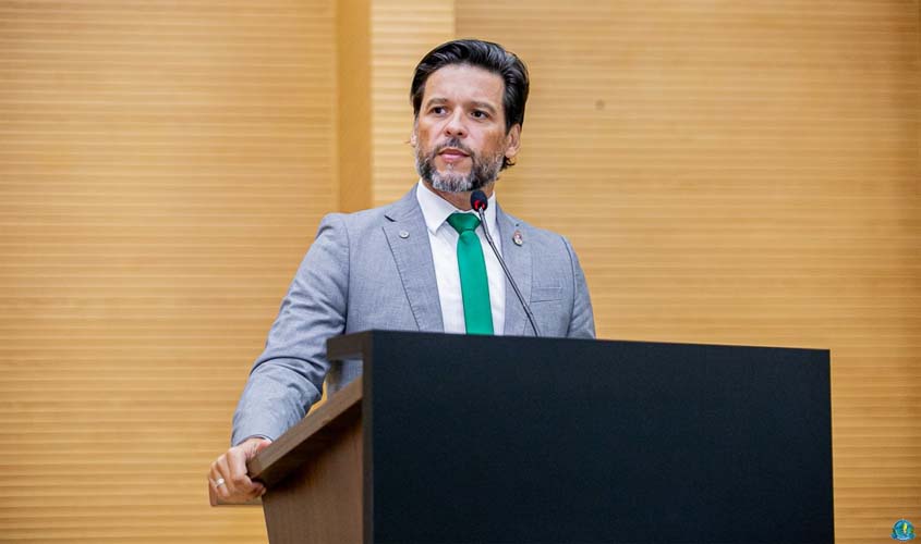 Delegado Camargo vota contra veto a kits de higiene