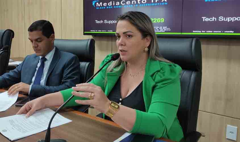 Equipamentos de exames de imagem no CDI necessitam de reparos, pede Cláudia de Jesus