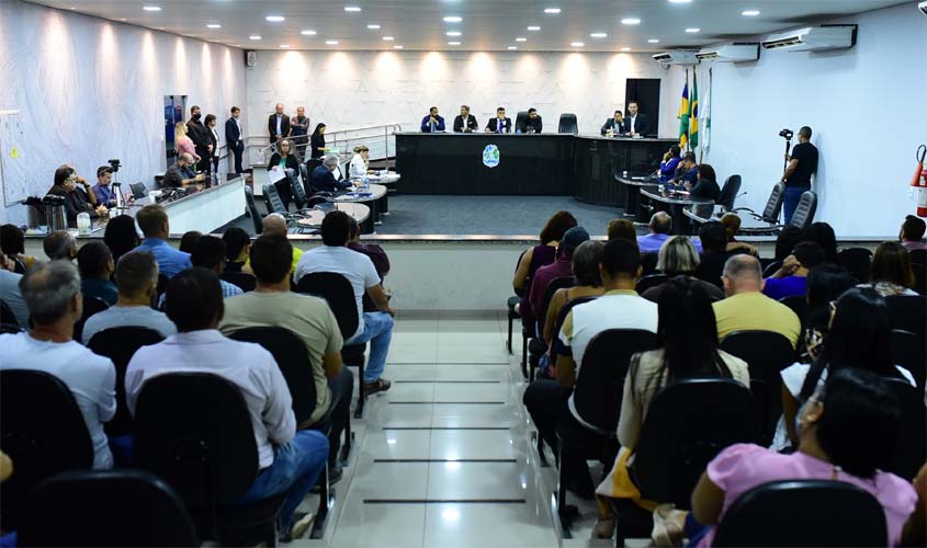 Aprovada a adequação salarial dos servidores efetivos da Prefeitura