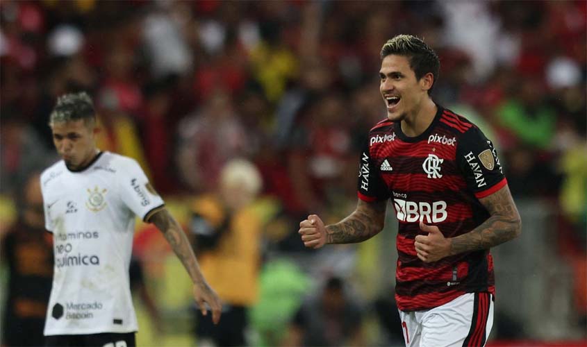 Flamengo volta a derrotar Corinthians e avança na Libertadores