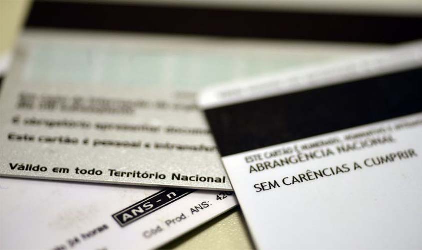 Número de beneficiários de planos de saúde cai 0,3% em 12 meses