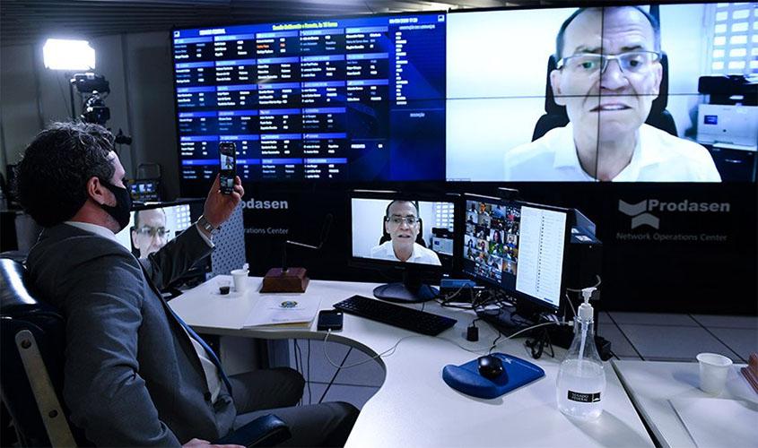 Aumento da pena para quem maltratar cães e gatos vai à sanção  