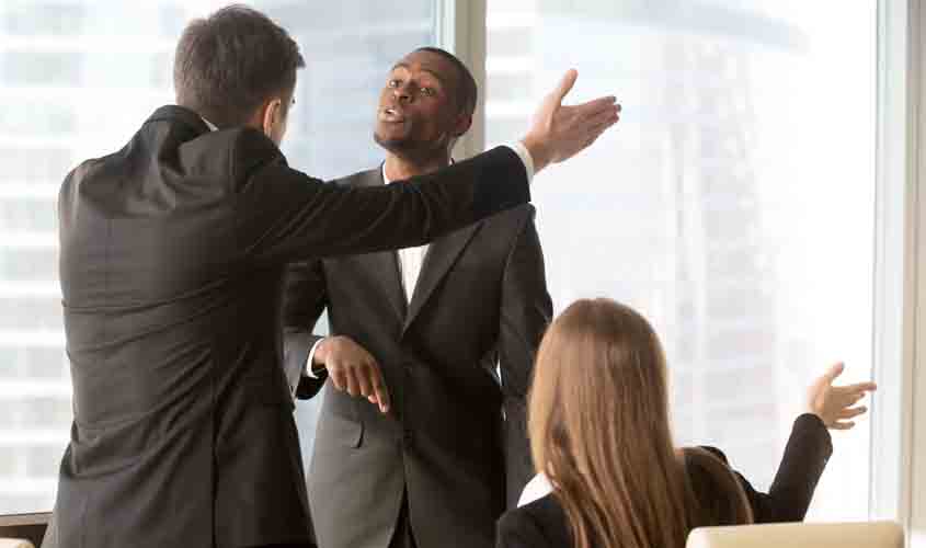 Brasil tem mais de 400 mil casos de assédio moral e sexual em três anos