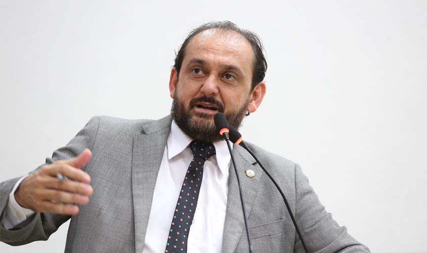 Laerte Gomes indica reforma no Batalhão Tiradentes em Ji-Paraná