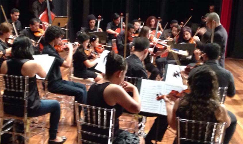 Orquestra inicia temporada com apresentação no 'Cosme e Damião'
