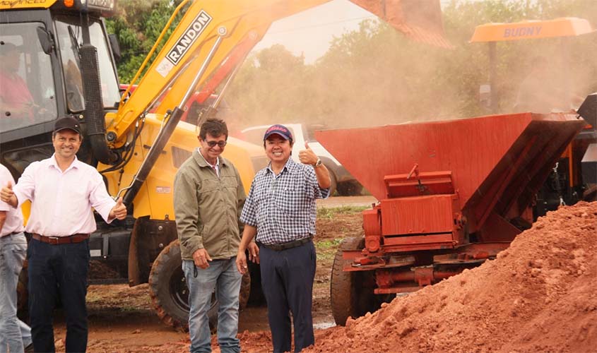 90 toneladas de calcário: Prefeitura atende produtores rurais de três associações