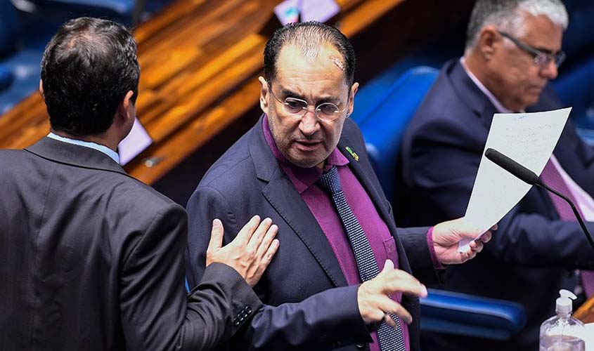 Kajuru quer cláusula de barreira para participação em debate eleitoral