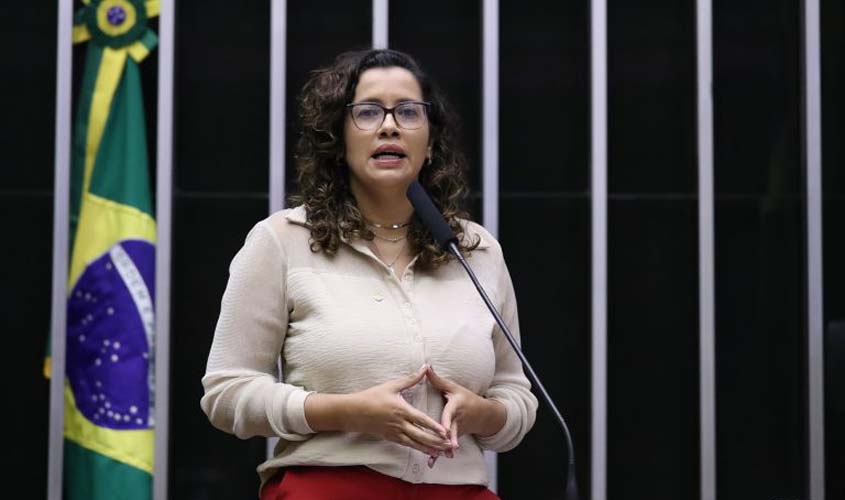 Projeto obriga SUS a fornecer 'touca inglesa' que reduz queda de cabelo de pacientes com câncer