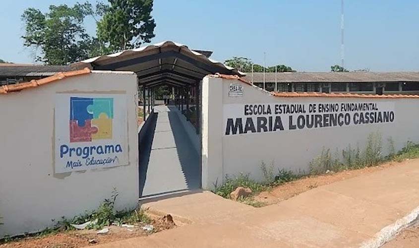 Dra. Taíssa cobra abastecimento de água em escola de Espigão