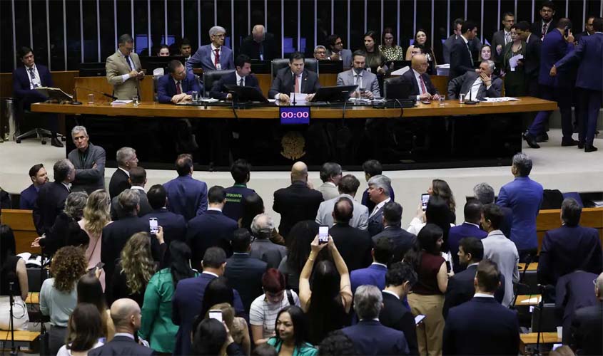 Alcolumbre marca votação da PEC contra escala 6x1 para quarta-feira