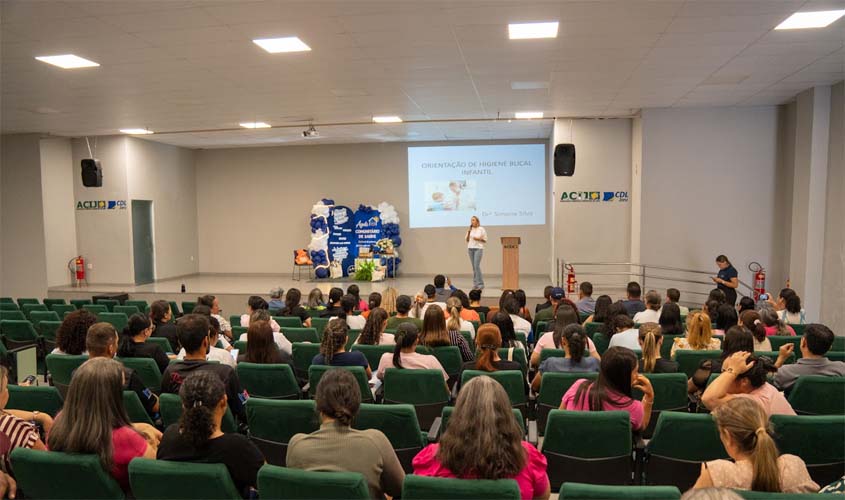 Prefeitura capacita agentes de saúde em saúde bucal e da mulher