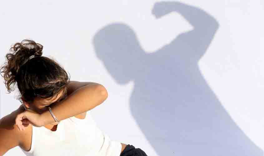 Proposta facilita concessão de medida protetiva para mulher por delegado de polícia 