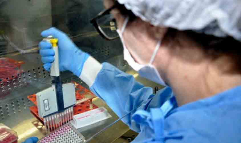 Senadores comemoram resultado de testes de vacina contra o novo coronavírus  