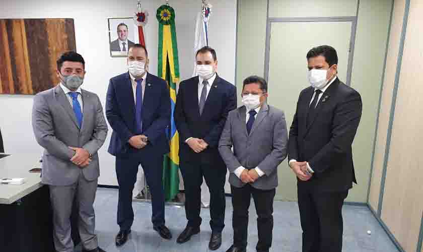 Deputados Alex Redano e Jair Montes compartilham experiência de investigação com a CPI da Amazonas Energia