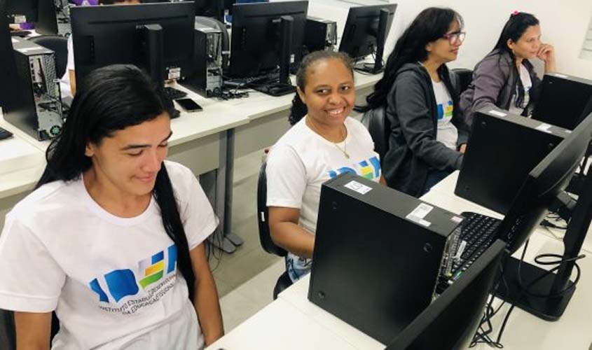 Curso de Secretaria Escolar do Idep habilita para assessorar gestores e equipes escolares