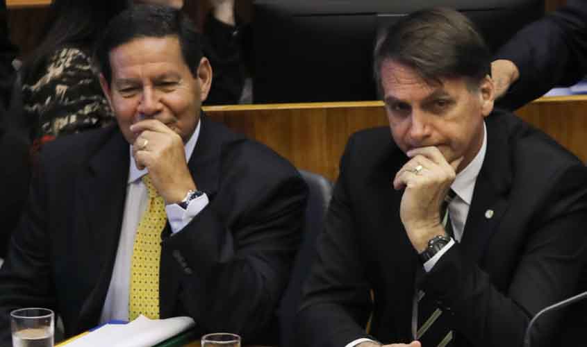Bolsonaro e Mourão são diplomados no TSE