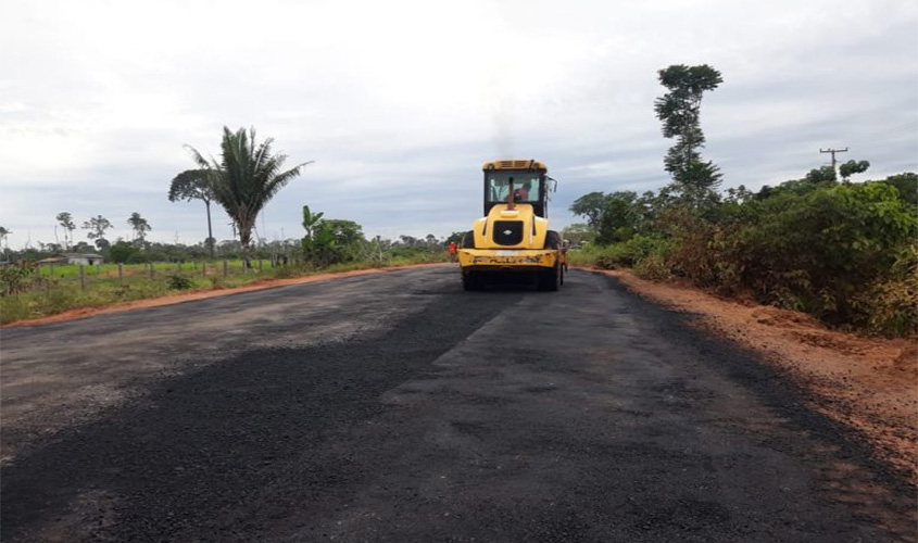 Departamento de Estradas de Rodagem recupera rodovia que liga Cacaulândia à BR-364