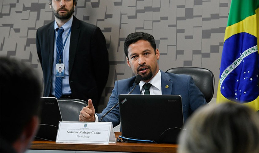 Aprovado projeto que amplia sanções para fornecedor que atender mal consumidor  