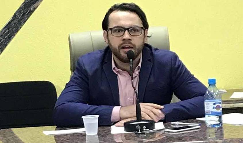 Márcio Oliveira é atendido com tapa buracos nos bairros 4 de Janeiro e Tancredo Neves