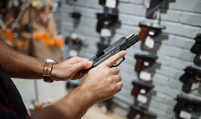 Fim de imposto para importação de armas divide senadores