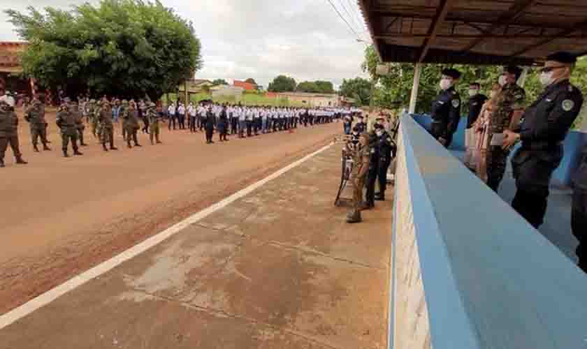 6º BPM realiza formatura alusiva ao 46º aniversário da PMRO
