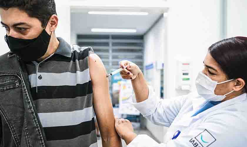 88% dos brasileiros apoiam a exigência de vacinação para trabalhadores