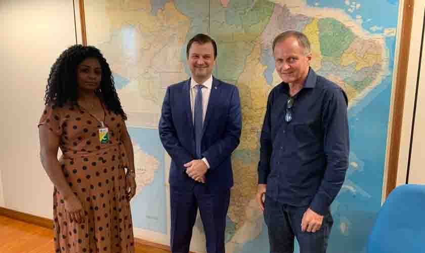 Sintero se reúne com presidente da Comissão dos Ex-Território em Brasília