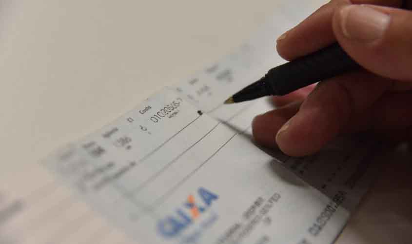 Bolsonaro veta integralmente regulamentação sobre pagamento com cheques
