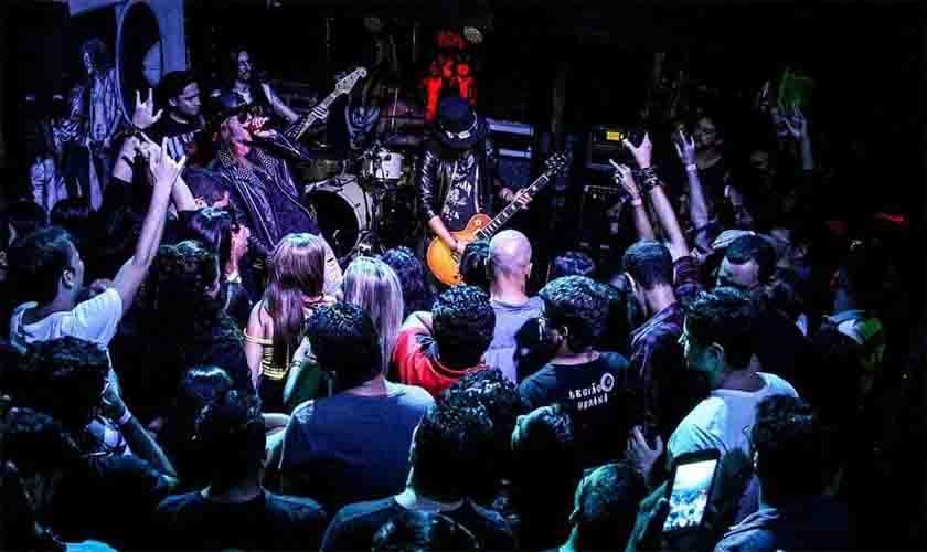 Dj Kau Gomes e banda Boulevard se apresentam na 