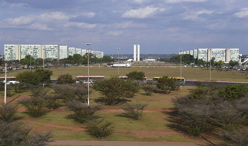 Publicadas correções salariais de membros e servidores de órgãos públicos federais 