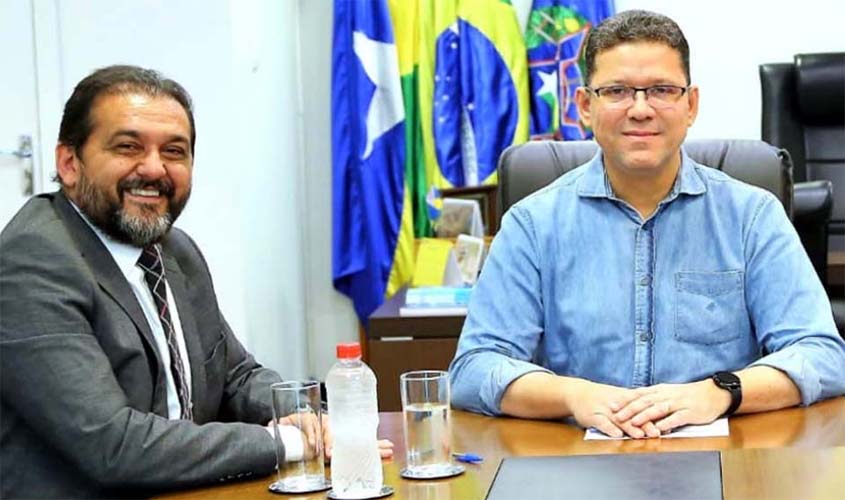 Laerte Gomes comemora sanção de lei que isenta motos de até 170cc de pagamento do IPVA