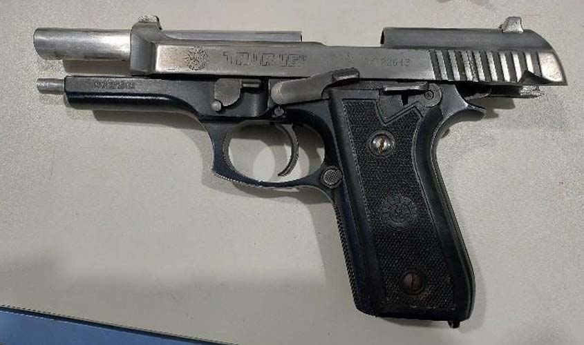 Batalhão de choque apreende pistola .40 com suspeito de crimes em residencial na capital