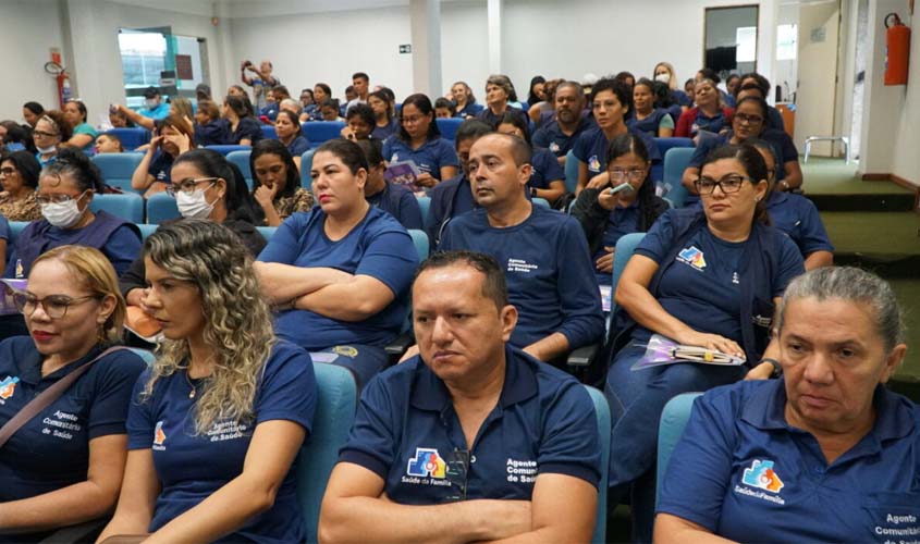 Agentes comunitários de saúde participam de capacitação para ações referentes à Campanha 'Janeiro Roxo'