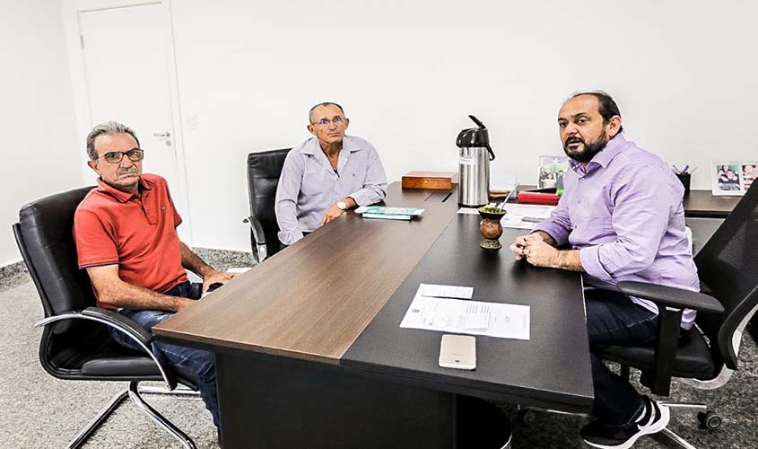 Presidente Laerte Gomes atende lideranças de Alto Alegre dos Parecis