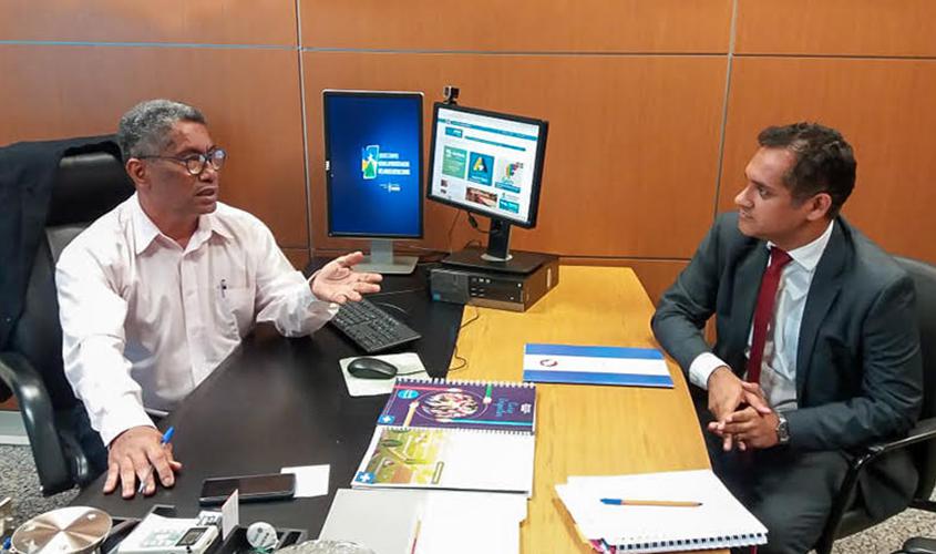 Ministério Público discute demandas da rede estadual de ensino com a Secretaria de Educação