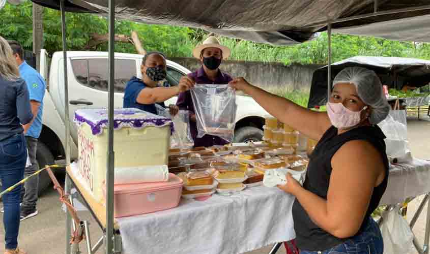 Feirantes recebem doação de kits para proteção