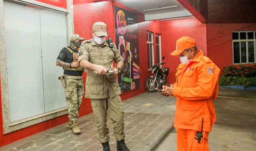 Na quarta noite da 'Operação Consciência', 76 estabelecimentos foram fiscalizados; Governo registra mais de 1300 intervenções