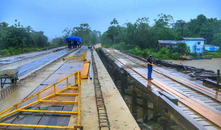 Nova ponte de concreto sobre o rio Jacy-Paraná vai garantir mais segurança e trafegabilidade à população de Jacinópolis